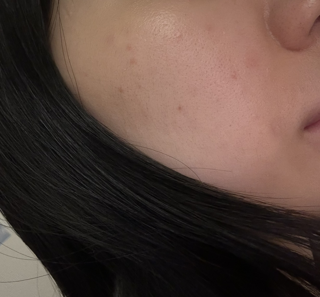 ToneStain 色彩校正底霜 [SPF20/PA++] [03 Serenity] [03 Serenity的真实用户使用照片