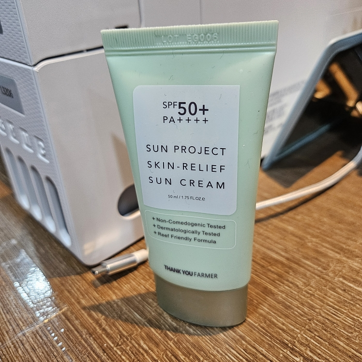 땡큐파머 (THANKYOUFARMER) 선 프로젝트 스킨 릴리프 선 크림 [SPF50+/PA++++] review image