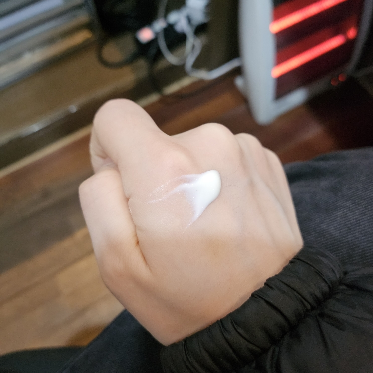 땡큐파머 (THANKYOUFARMER) 선 프로젝트 스킨 릴리프 선 크림 [SPF50+/PA++++] review image