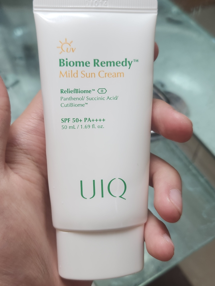 유이크 (UIQ) 바이옴 레미디 마일드 선크림 [SPF50+/PA++++] review image