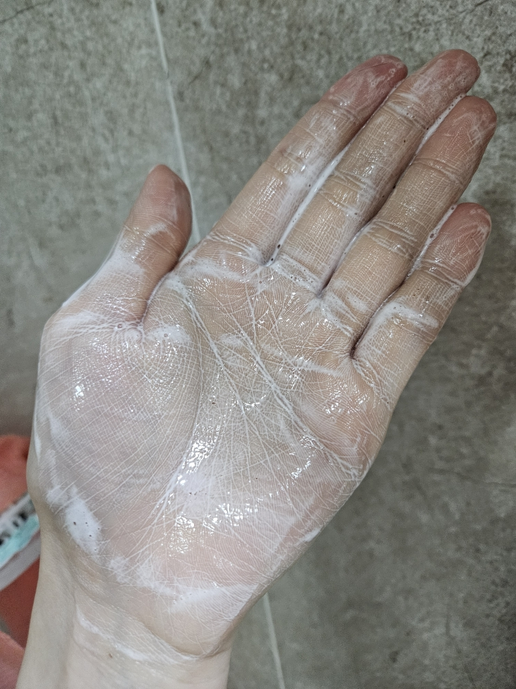 헤르세인 (HERRSAINE) 리치 크랜베리 클렌저 review image