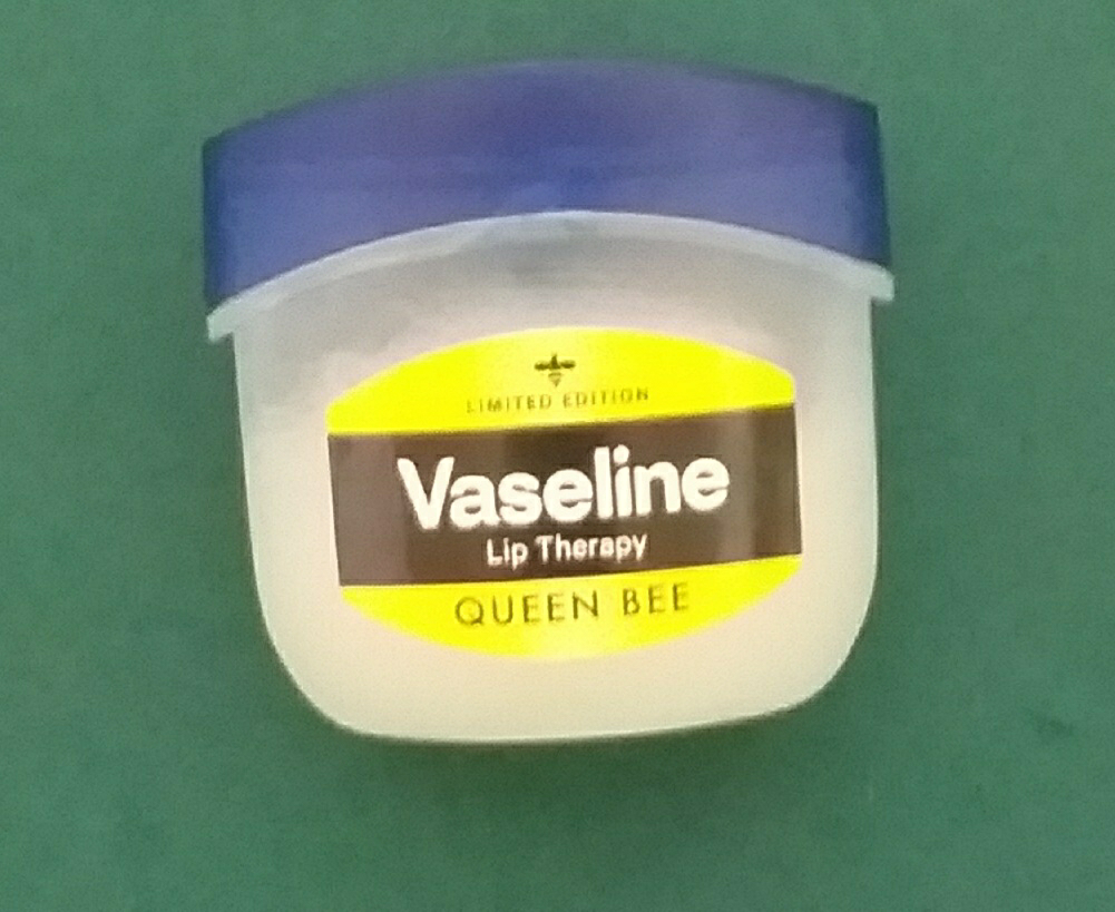 바세린 (Vaseline) 리미티드 에디션 립테라피 [퀸비] review image