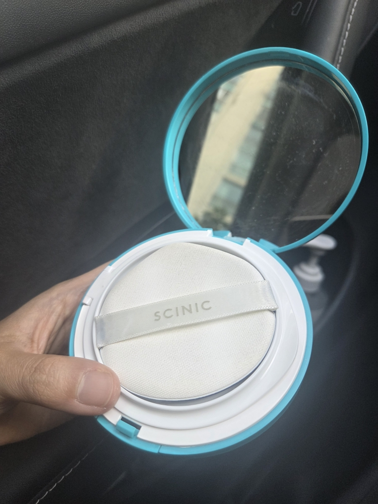 싸이닉 (SCINIC) 엔조이 올라운드 에어리 선쿠션 EX [SPF50+/PA++++] review image