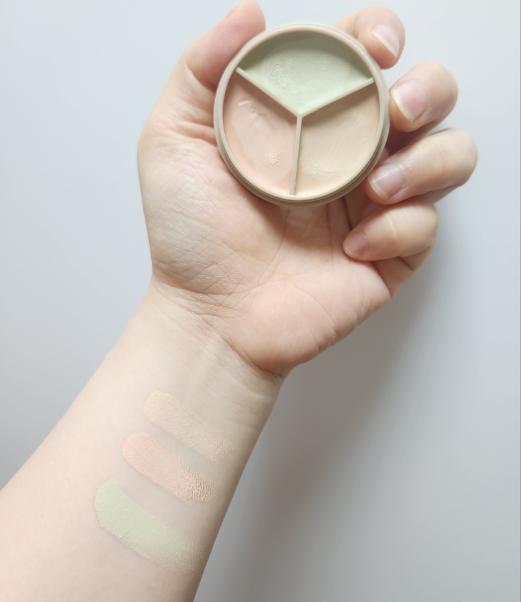 더샘 (theSAEM) 커버 퍼펙션 트리플 팟 컨실러 [03 코렉트업베이지] review image