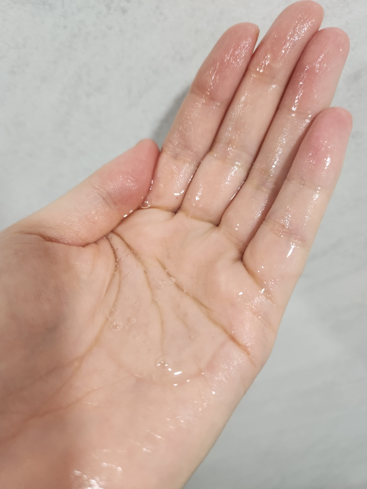 나드 (NARD) 리프레쉬 퍼퓸드 바디워시 [화이트머스크향] review image