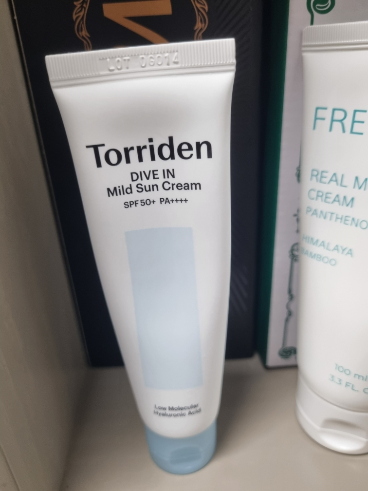 低分子玻尿酸清透防晒霜 [SPF50+/PA++++]的真实用户使用照片