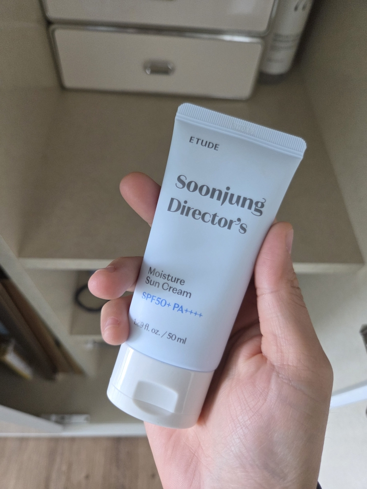 伊蒂之屋 Genuine Director 保湿防晒霜 [SPF50+/PA++++] common.review image