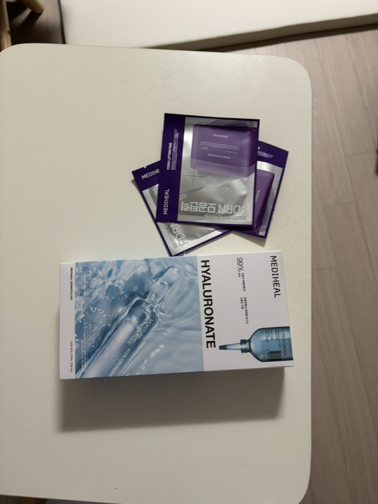 必需口罩 [高密度玻尿酸补水]的真实用户使用照片