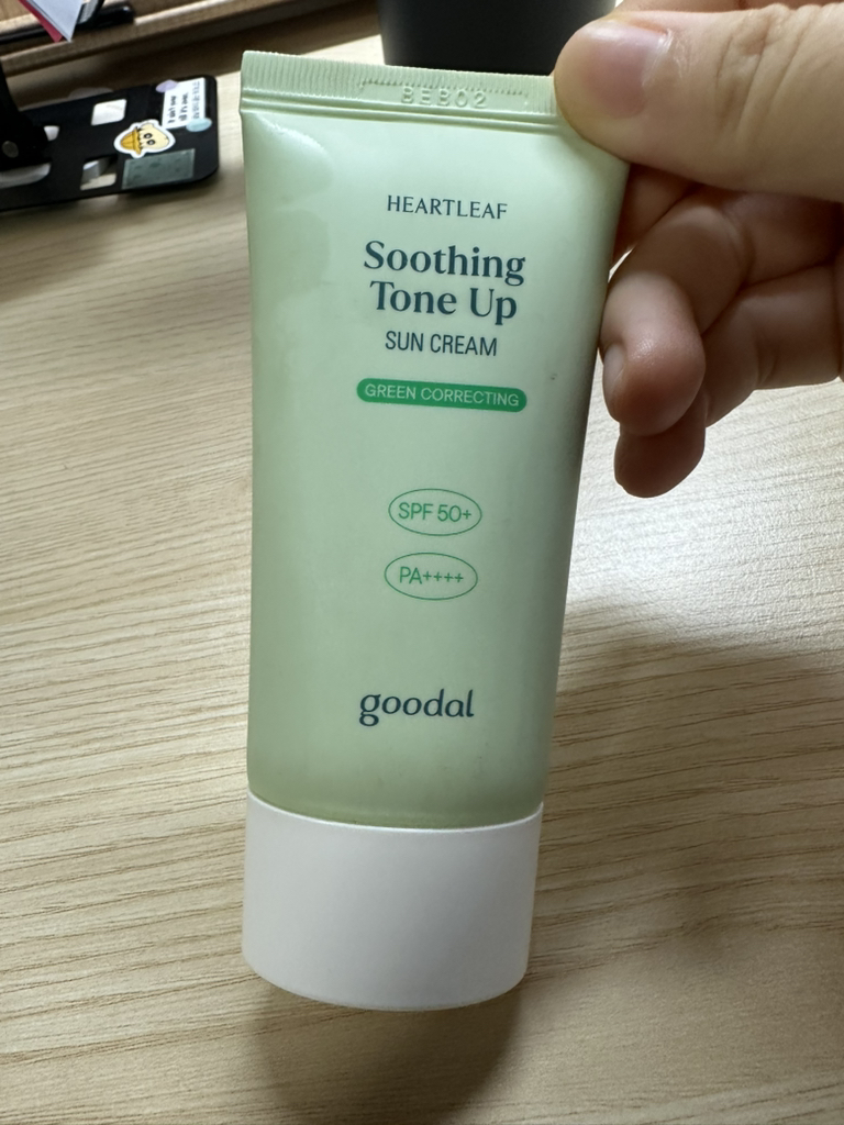 구달 (goodal) 어성초 진정 그린 톤업선크림 [SPF50+/PA++++] review image