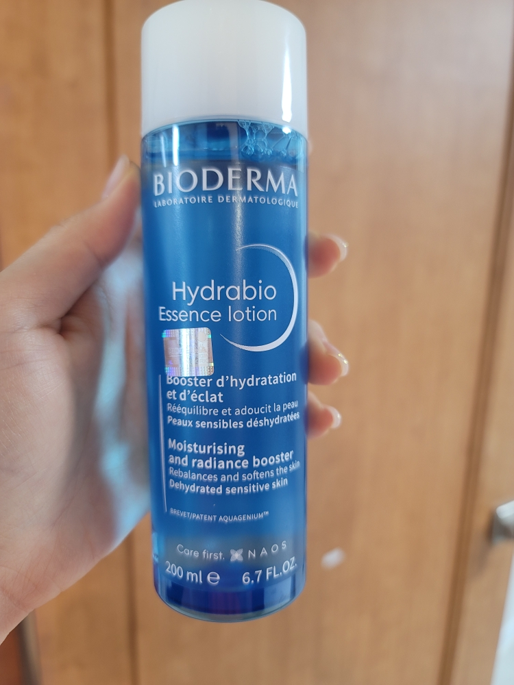 保湿精华露的真实用户使用照片