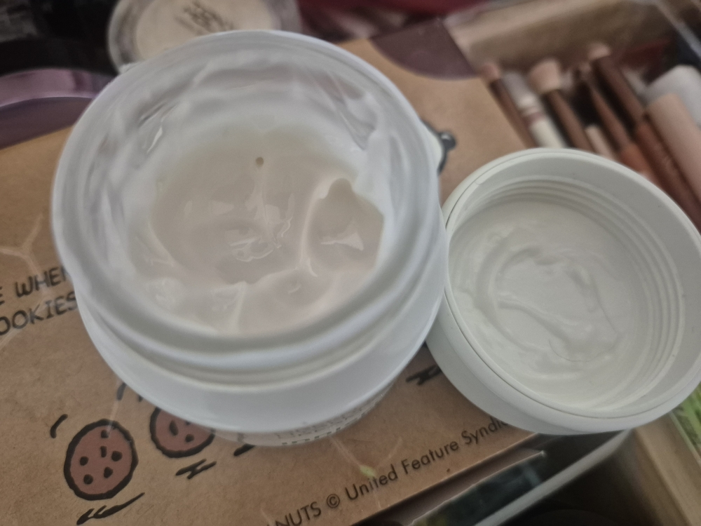 INNISFREE Kem dưỡng ẩm Green Tea Hyaluronic Acid review image