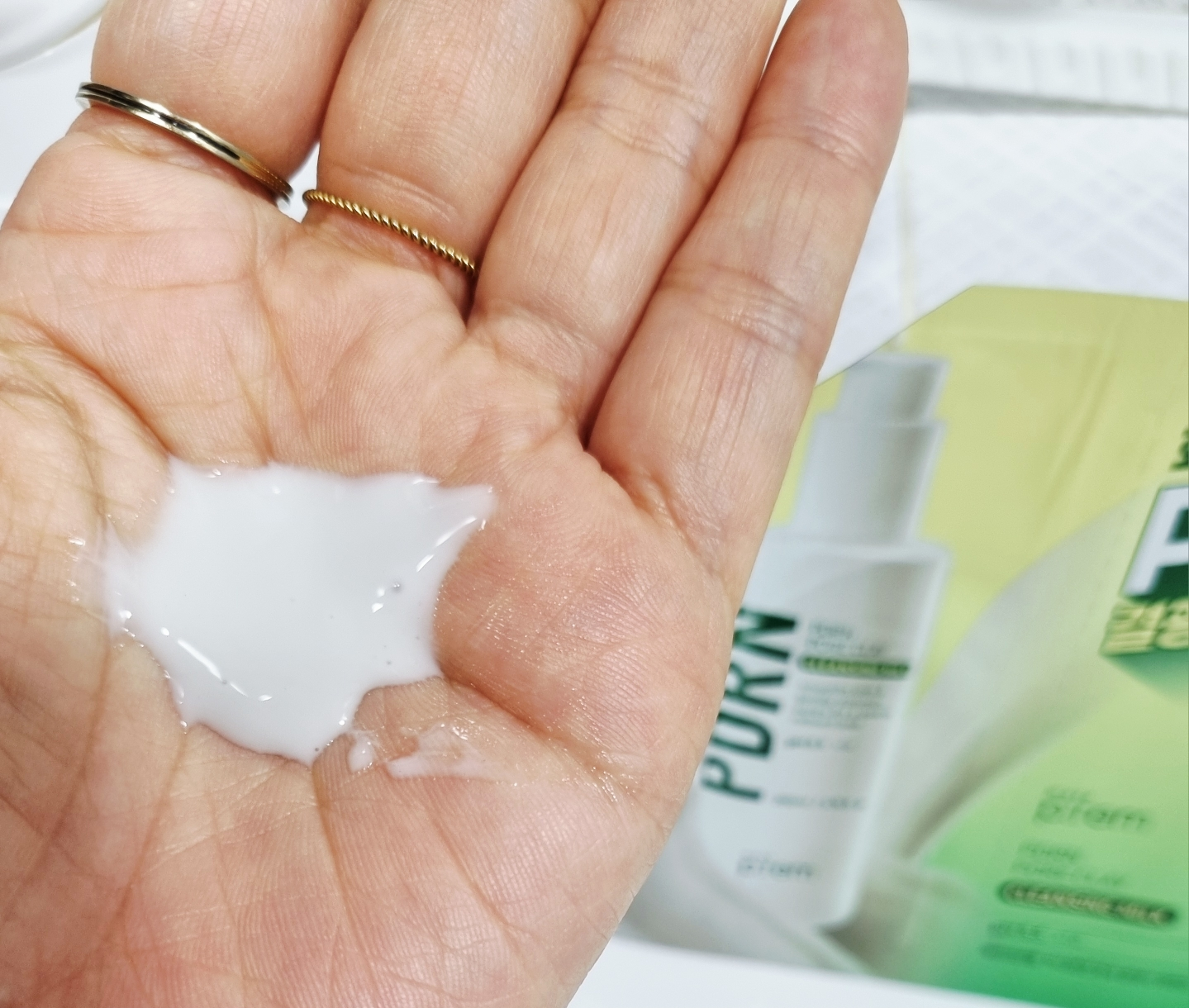 메이크프렘 (makep:rem) 피디알엔 포어 클레이 클렌징 밀크 review image