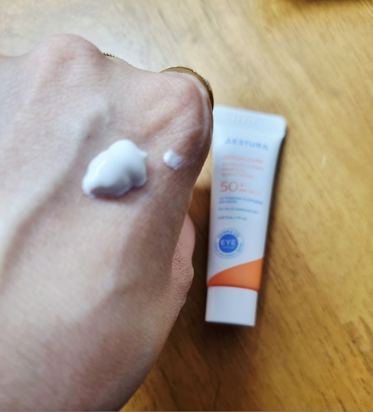 에스트라 (AESTURA) 더마UV365 장벽수분 무기자차 선크림 [SPF50+/PA++++] review image