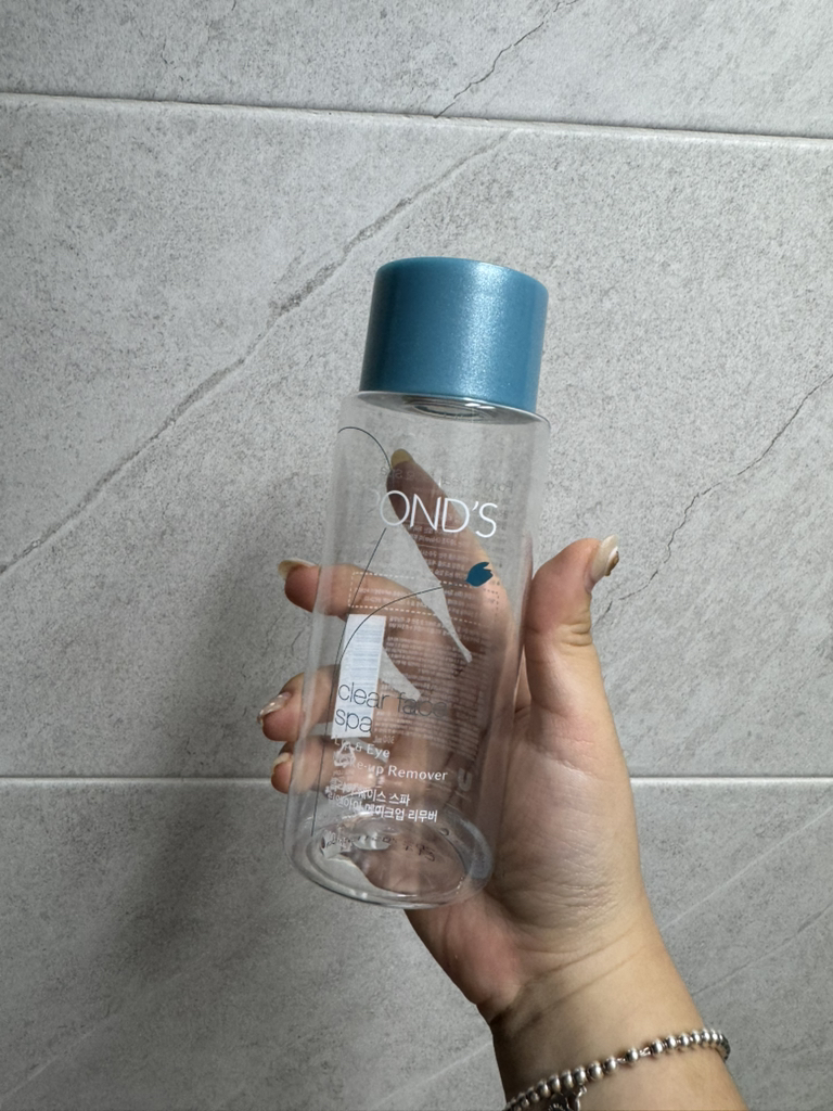 Ảnh đánh giá thực tế của người dùng về Clear Face Spa Lip & Eye Makeup Remover