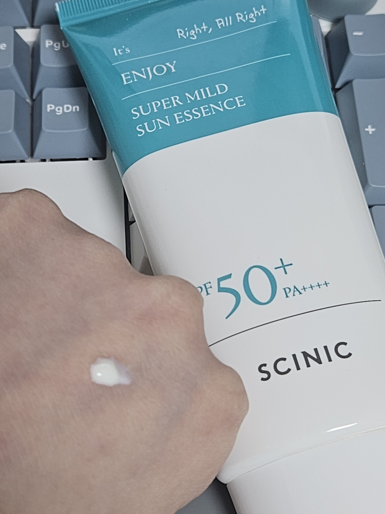 싸이닉 (SCINIC) 엔조이 슈퍼 마일드 선 에센스 [SPF50+/PA++++] review image