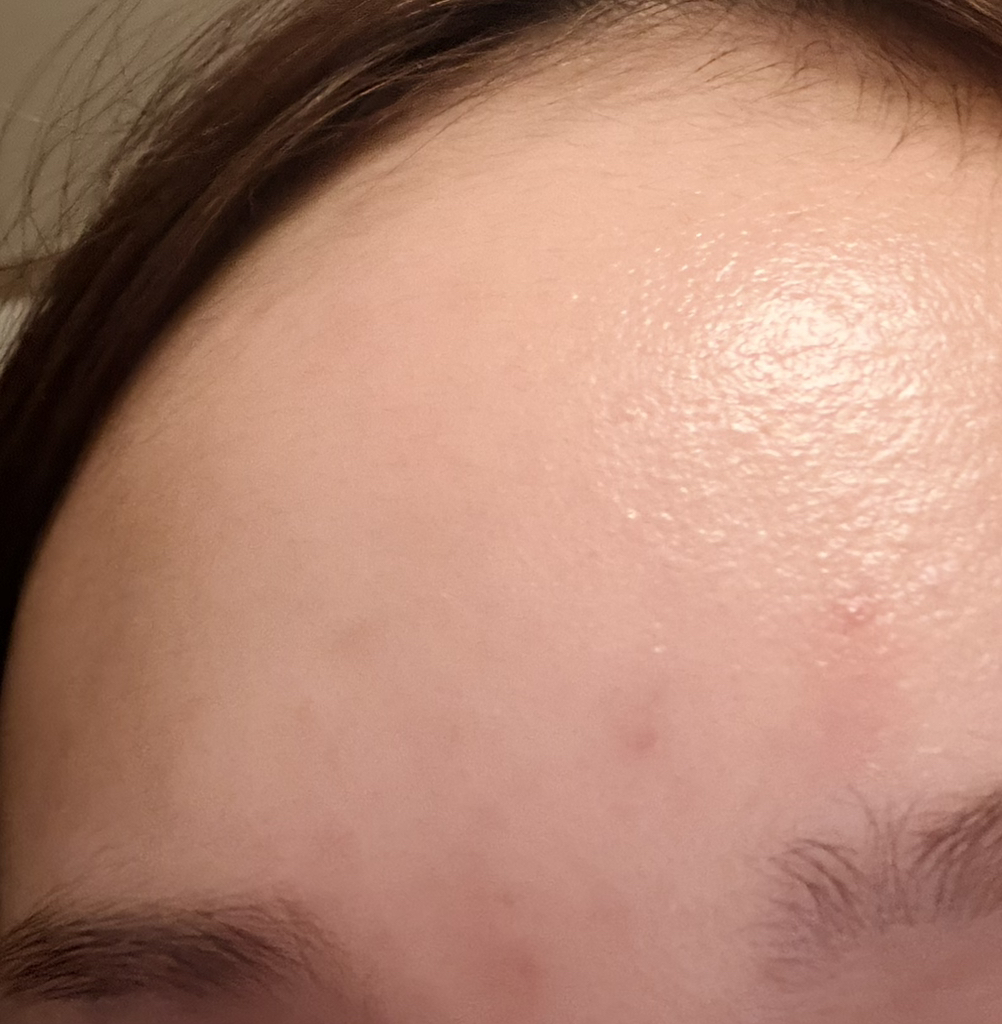 保湿精华露的真实用户使用照片