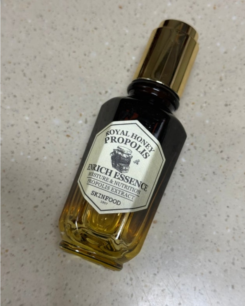 스킨푸드 (SKINFOOD) 로열허니 프로폴리스 인리치 에센스 review image