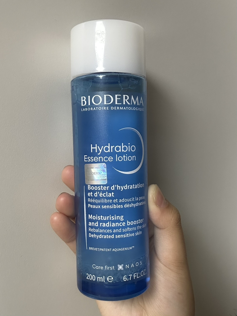 保湿精华露的真实用户使用照片