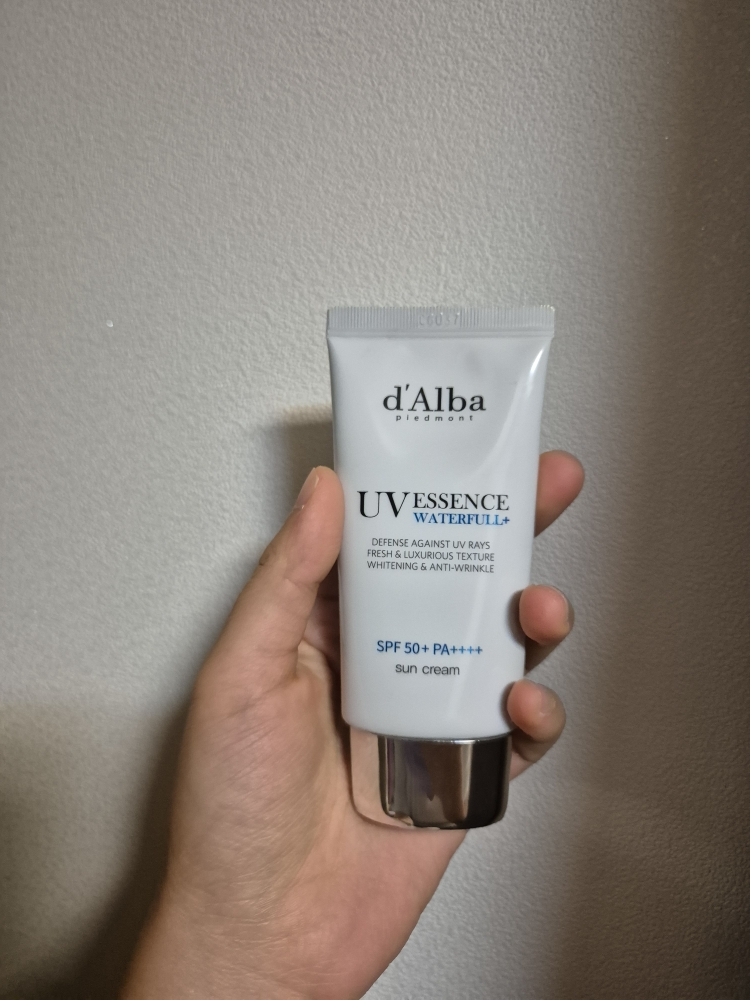 달바 (d'Alba) 워터풀 선크림 [SPF50+/PA++++] [에센스] review image