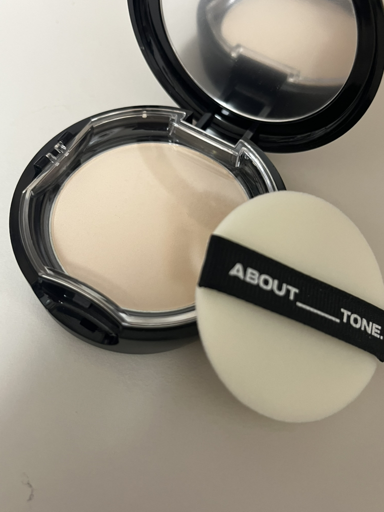 어바웃톤 (ABOUT_TONE.) 블러 파우더 팩트 [1.5 쿨페어] review image