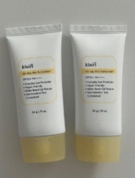 디어클레어스 (dearKlairs) 올 데이 에어리 선크림 [SPF50+/PA++++] review image