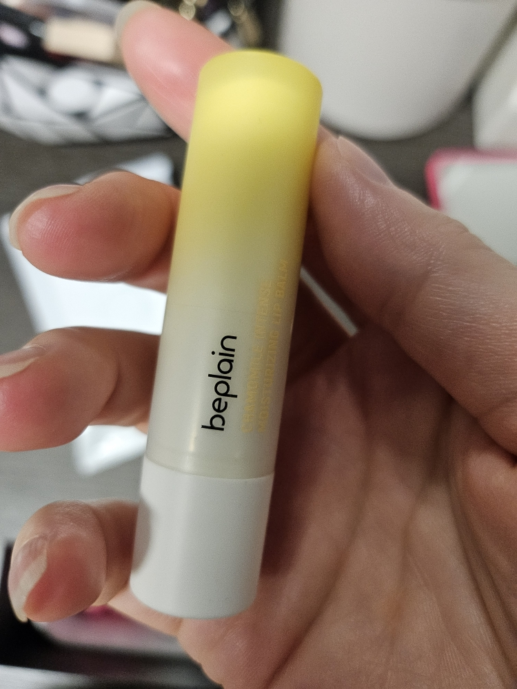 洋甘菊双重保湿润唇膏的真实用户使用照片