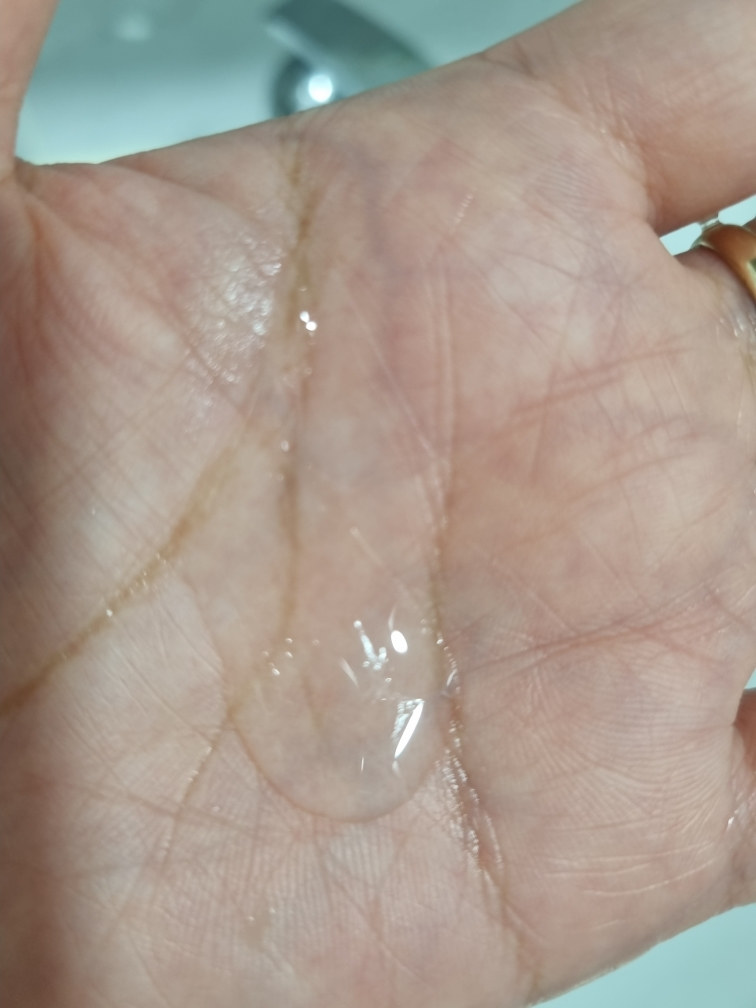 Trouble Clear 弱酸性啫喱洁面乳的真实用户使用照片