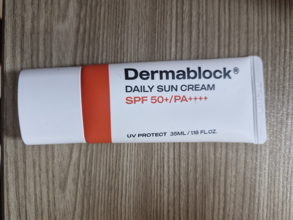 더마블록 (Dermablock®) 선크림 [SPF50+/PA++++] [데일리] review image