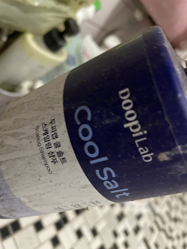 닥터지 (Dr.G) 두피랩 쿨 솔트 스케일링 샴푸 review image