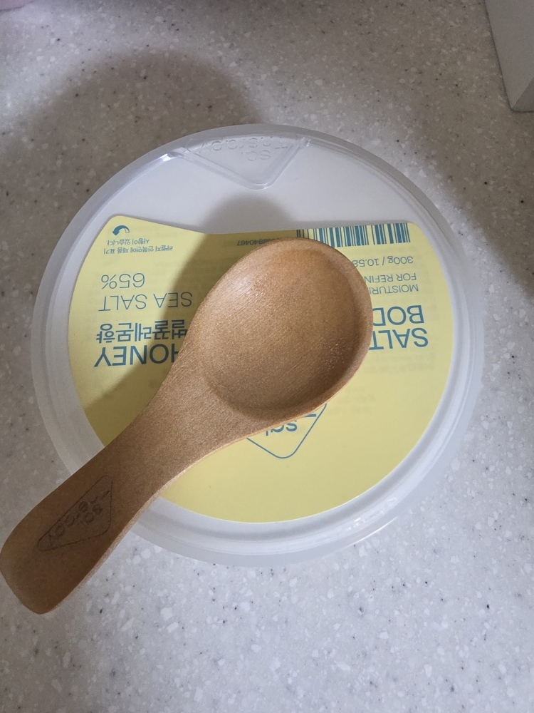 솔테라피 (salTherapy) 솔티 바디스크럽 [허니] review image