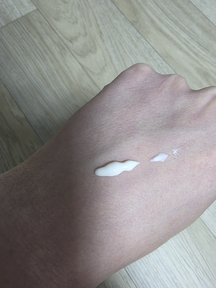 닥터상떼 (Dr.SANTE) 아줄렌 수더 선 에센스 [SPF50+/PA+++] review image