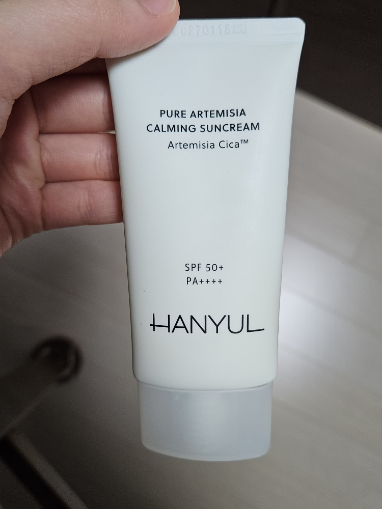 한율 (HANYUL) 어린쑥 수분진정 선크림 [SPF50+/PA++++] review image