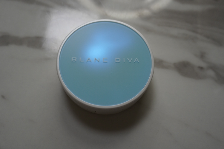 블랑디바 (BLANCDIVA) 워터벨벳 쿠션 팩트[SPF50+/PA+++] [19호 포슬린] review image