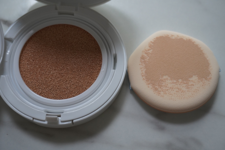 블랑디바 (BLANCDIVA) 워터벨벳 쿠션 팩트[SPF50+/PA+++] [19호 포슬린] review image