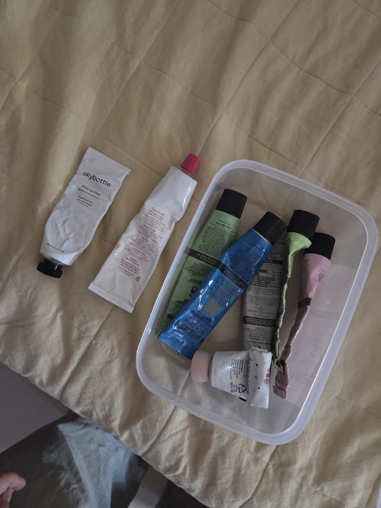 더블유드레스룸 (W.DRESSROOM) 퍼퓸 핸드크림 [No.26 허브우디] review image