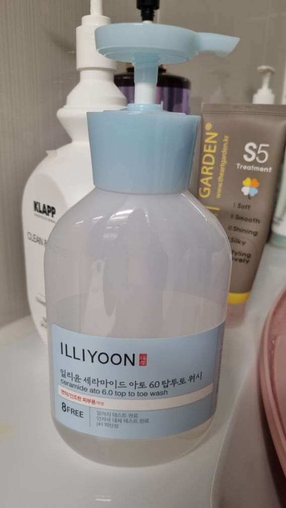 일리윤 (ILLIYOON) 세라마이드 아토 6.0 탑투토 워시 review image