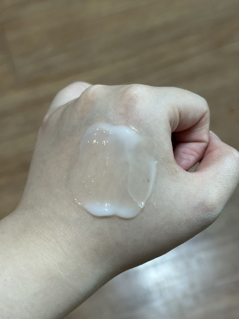 리얼베리어 (RealBarrier) 워터리 히알 크림 review image