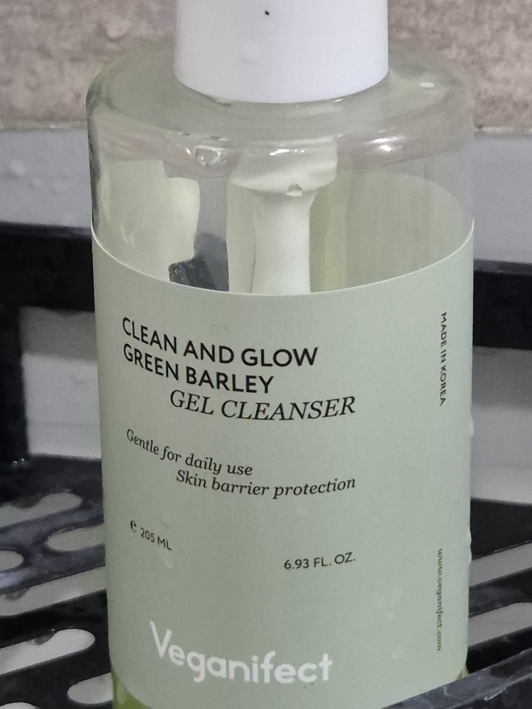 VEGANIFECT 洁净焕彩蓝紫色 LHA 洁面凝胶 common.review image