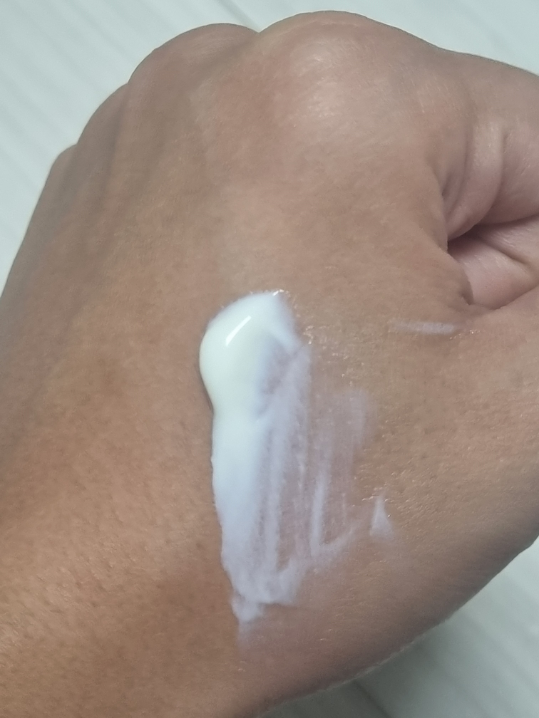 닥터상떼 (Dr.SANTE) 아줄렌 수더 선 에센스 [SPF50+/PA+++] review image