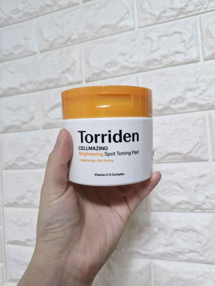 토리든 (Torriden) 셀메이징 비타 씨 브라이트닝 흔적 토닝 패드 review image