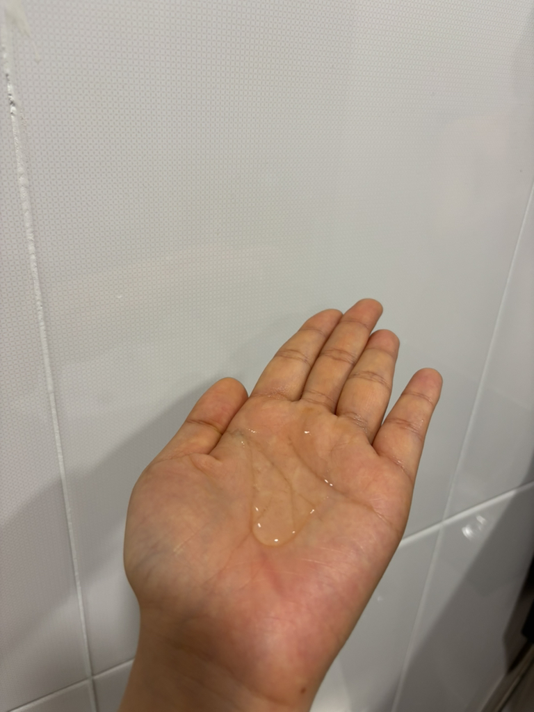 从上到下的清洗的真实用户使用照片