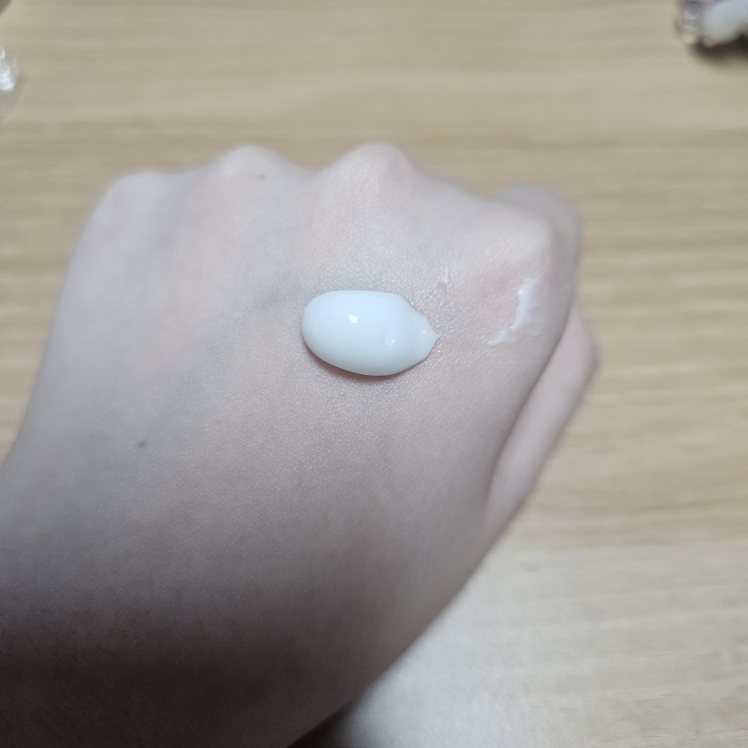 保湿乳液的真实用户使用照片