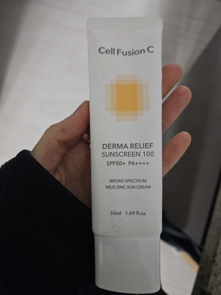 Ảnh đánh giá thực tế của người dùng về Kem chống nắng [SPF50+/PA++++] [Derma Relief]