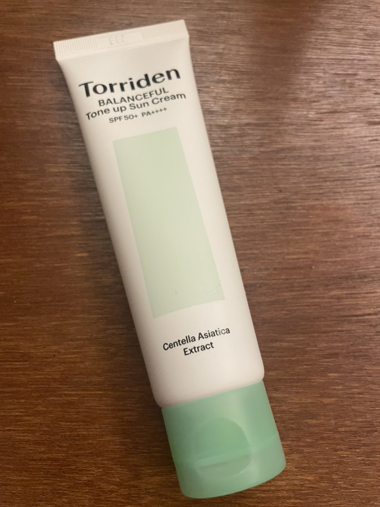 토리든 (Torriden) 밸런스풀 시카 톤업 선크림 [SPF50+/PA++++] review image