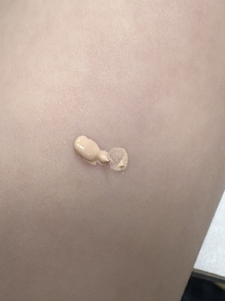 米色哑光焕彩遮瑕膏 [SPF50+/PA++++]的真实用户使用照片