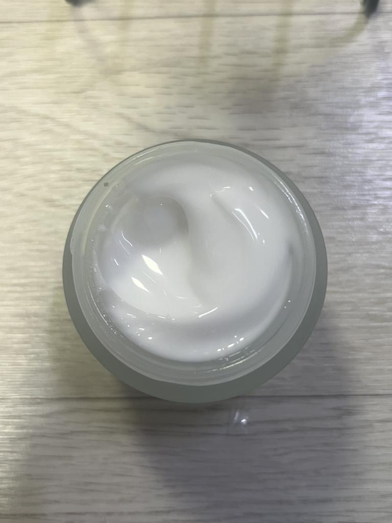 保湿平衡面霜的真实用户使用照片