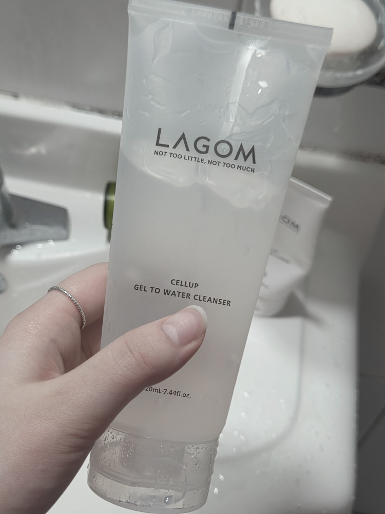 라곰 (LAGOM) 젤 투 워터 클렌저 review image