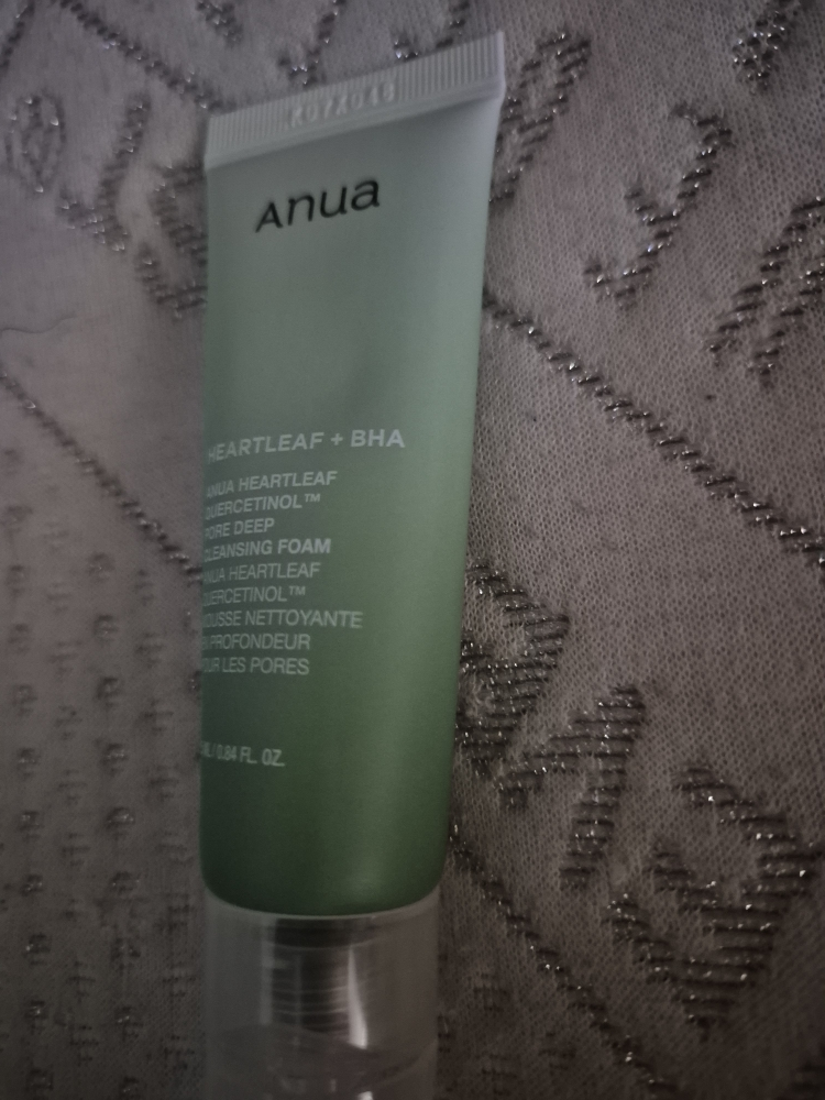 Ảnh đánh giá thực tế của người dùng về Eoseongcho Quassetinol™ Lỗ chân lông Sâu Làm Sạch Bọt