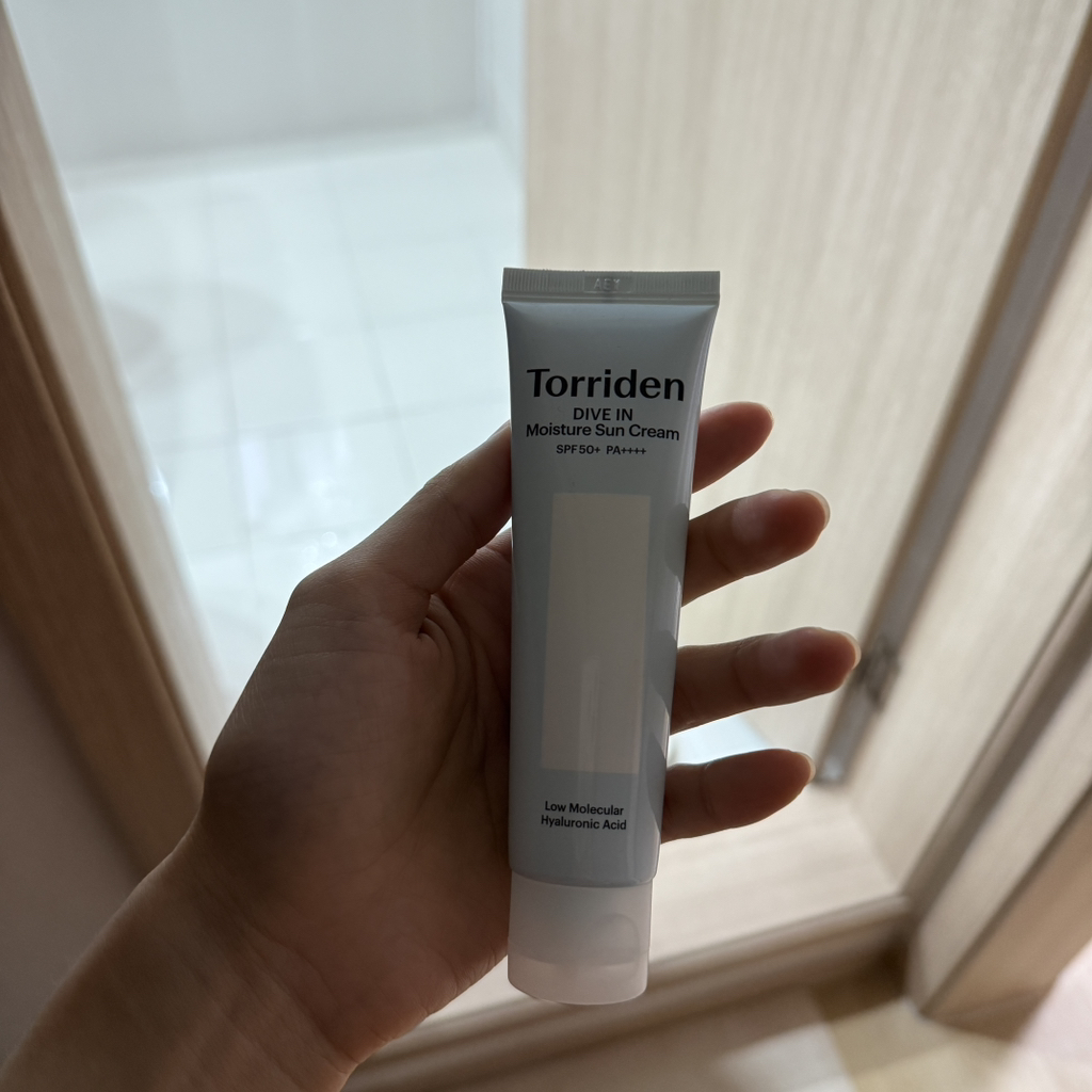 토리든 (Torriden) 다이브인 워터리 모이스처 선크림 [SPF50+/PA++++] review image