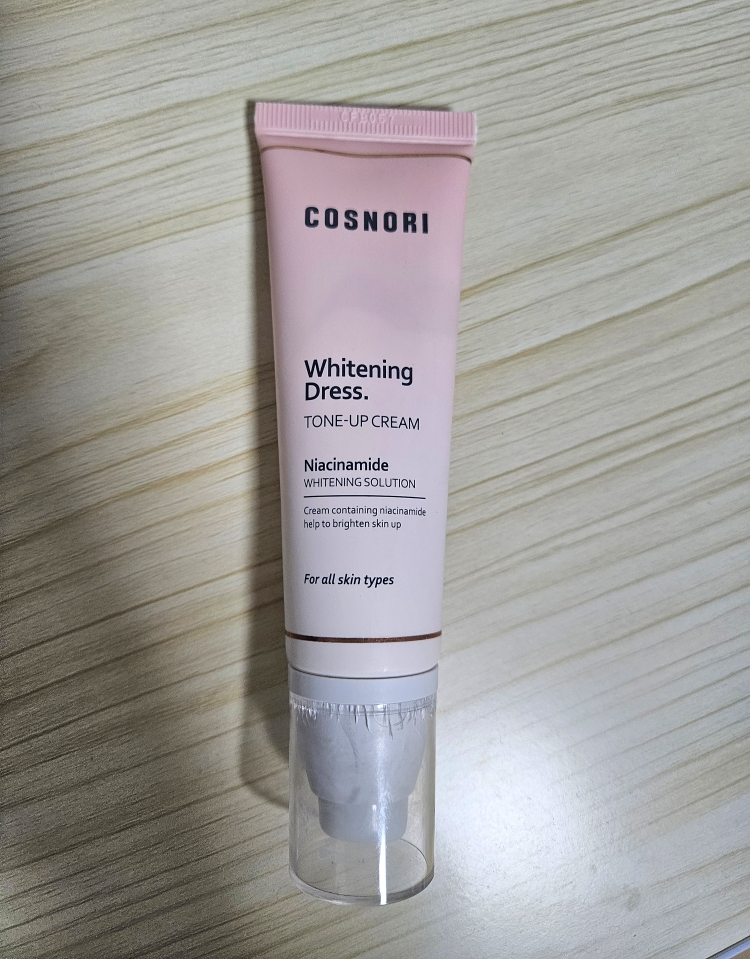 美白素颜霜的真实用户使用照片